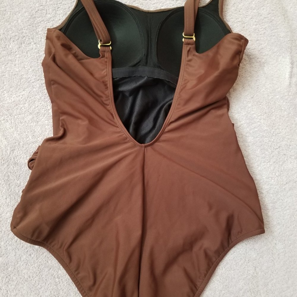 Leonisa Swimsuit. - Picture 5 of 6